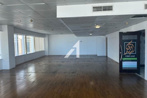 Зняти в оренду офіс в Sheikh Zayed Road, Дубай, ОАЕ 186м2, № 699255 - фото 7