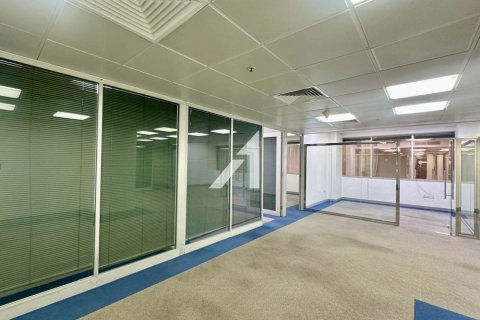 Зняти в оренду офіс в Sheikh Zayed Road, Дубай, ОАЕ 180м2, № 699256 - фото 4