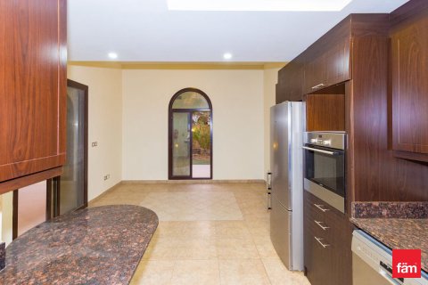 Kuća u nizu u gradu Dubai, UAE 4 spavaće sobe, 309.4 m2 Br. 669952 - Slika 17