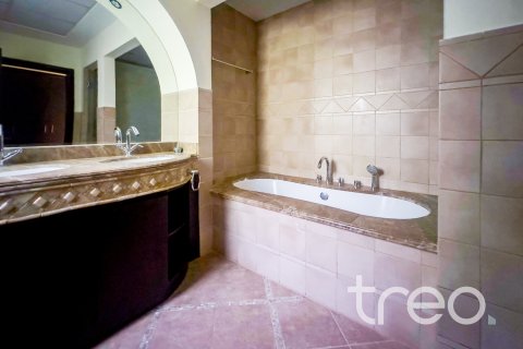 Villa The Villa, Dubaijā, AAE 4 istabas, 640.1 m2 Nr. 761405 - attēls 12