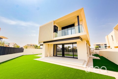 וילה ב Dubai, איחוד האמירויות 5 חדרי שינה, 441.29 מ