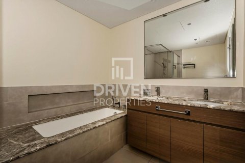 Apartment til leje i Downtown Dubai (Downtown Burj Dubai), Dubai, UAE 3 soveværelser, 160.07 kvm № 746733 - foto 11