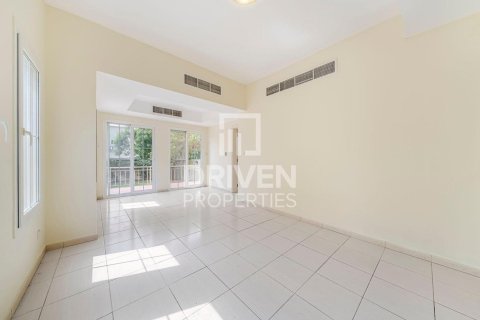 Villa in The Springs, Dubai, UAE 3 bedrooms, 377 sq.m. № 746406 - photo 4