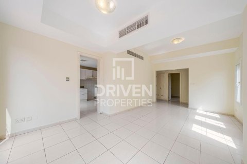 Villa in The Springs, Dubai, UAE 3 bedrooms, 377 sq.m. № 746406 - photo 6