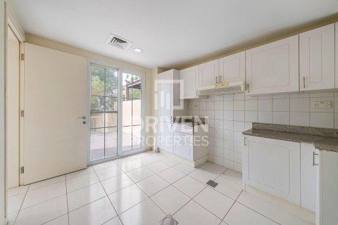 Villa in The Springs, Dubai, UAE 3 bedrooms, 377 sq.m. № 746406 - photo 14