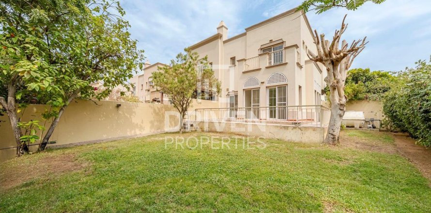 Villa in The Springs, Dubai, UAE 3 bedrooms, 377 sq.m. № 746406