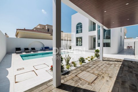 Villa in Umm Suqeim, Dubai, UAE 4 bedrooms, 297.29 sq.m. № 746407 - photo 4