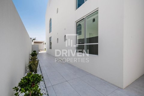 Villa in Umm Suqeim, Dubai, UAE 4 bedrooms, 297.29 sq.m. № 746407 - photo 25