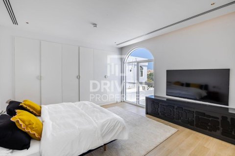 Villa in Umm Suqeim, Dubai, UAE 4 bedrooms, 297.29 sq.m. № 746407 - photo 18