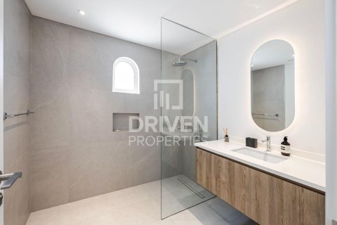 Villa in Umm Suqeim, Dubai, UAE 4 bedrooms, 297.29 sq.m. № 746407 - photo 22
