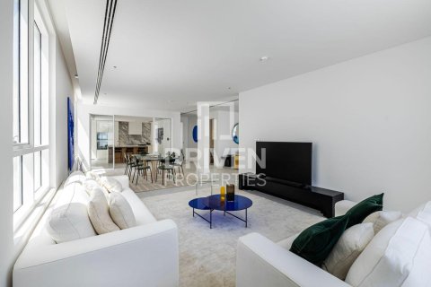 Villa in Umm Suqeim, Dubai, UAE 4 bedrooms, 297.29 sq.m. № 746407 - photo 7