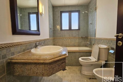 Villa in Palm Jumeirah, Dubai, UAE 4 bedrooms, 657 sq.m. № 680717 - photo 9