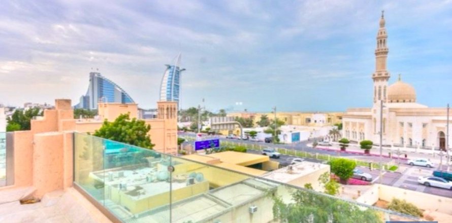 Villa in Umm Suqeim, Dubai, VAE 7 slaapkamers, 892 vr.m. nr 704708