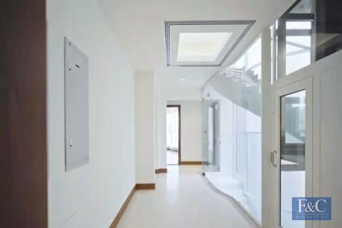 Villa te huur in Umm Suqeim, Dubai, VAE 7 slaapkamers, 892 vr.m., nr 704708 - foto 27