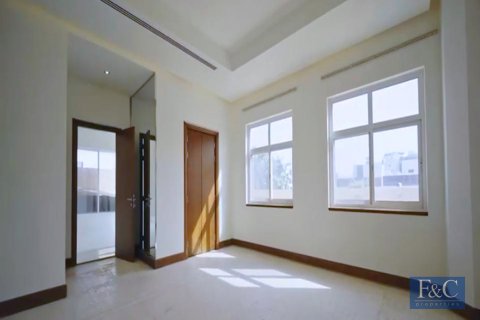 Villa te huur in Umm Suqeim, Dubai, VAE 7 slaapkamers, 892 vr.m., nr 704708 - foto 14