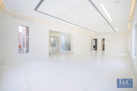 Villa te huur in Umm Suqeim, Dubai, VAE 7 slaapkamers, 892 vr.m., nr 704708 - foto 3