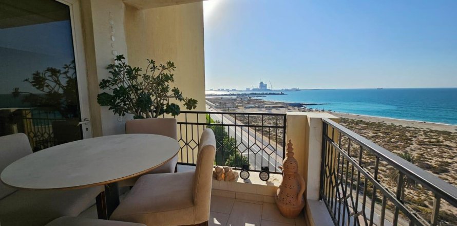 Пәтер Al Hamra Village, Рас-эль-Хайма, БАӘ-да 2 жатын бөлмелер, 120 м² № 656268