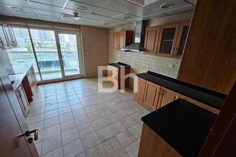 Apartment in Jumeirah Lake Towers, Dubai, UAE 2 bedrooms, 183 sq.m. № 643607 - photo 2