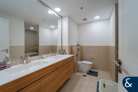 Apartment til leje i Jumeirah Golf Estates, Dubai, UAE 2 soveværelser, 133 kvm № 668082 - foto 12