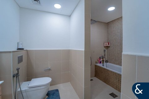 Apartment til leje i Jumeirah Golf Estates, Dubai, UAE 2 soveværelser, 133 kvm № 668082 - foto 13