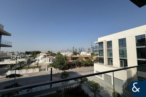 Apartment in Al Wasl, Dubai, UAE 2 bedrooms, 125 sq.m. № 668084 - photo 1