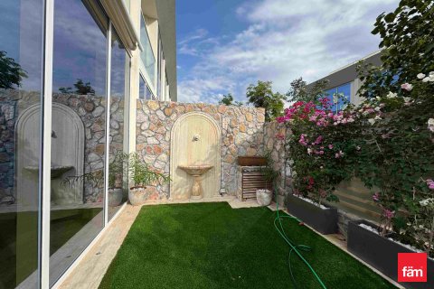 Casa urbana para venda em Dubai, EAU 2 quartos, 79.3 m2 № 669680 - foto 1