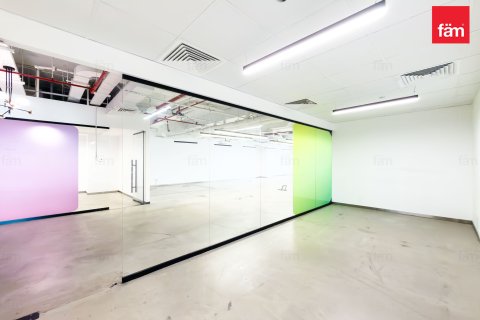 Office in Sheikh Zayed Road, Dubai, UAE 253 sq.m. № 711458 - photo 1