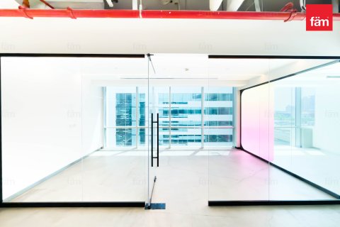 Office in Sheikh Zayed Road, Dubai, UAE 253 sq.m. № 711458 - photo 12