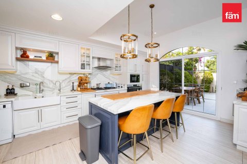 Radhus till försäljning i Dubai, UAE 4 sovrum, 309.4 kvm Nr. 659089 - fotografi 18