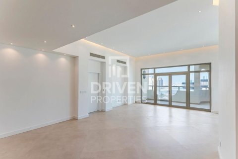 Apartment til leje i Palm Jumeirah, Dubai, UAE 3 soveværelser, 203 kvm № 654810 - foto 1