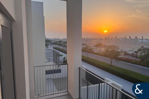 Villa til salgs i The Valley, Dubai, Emiratene 3 soverom, 191 kvm Nr. 666482 - Foto 1