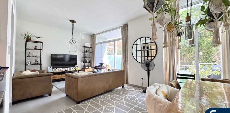 Řadový dům v Mudon, Dubai, SAE 3 ložnice, 276 m² Č.: 668152