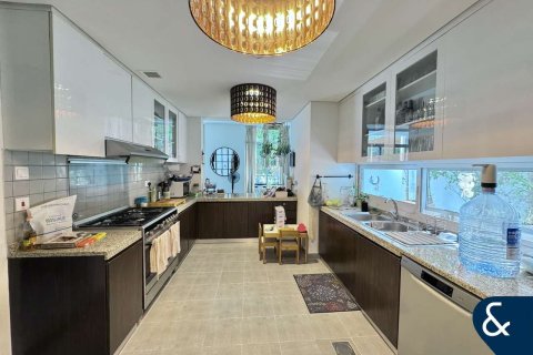 Townhouse di Mudon, Dubai, UEA 3 kamar tidur, 276 m2 nomor 668152 - foto 7
