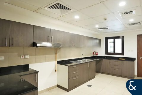 Jumeirah Village Circle, Dubai, UAE의 임대용 빌라 침실 4개, 256제곱미터 번호 668153 - 사진 5