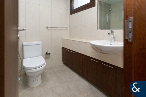 Jumeirah Village Circle, Dubai, UAE의 임대용 빌라 침실 4개, 256제곱미터 번호 668153 - 사진 10