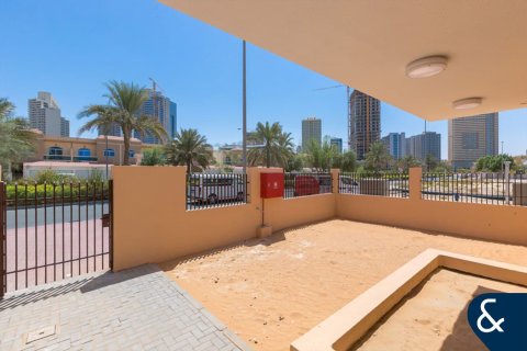 Jumeirah Village Circle, Dubai, UAE의 임대용 빌라 침실 4개, 256제곱미터 번호 668153 - 사진 2
