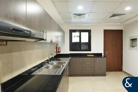 Jumeirah Village Circle, Dubai, UAE의 임대용 빌라 침실 4개, 256제곱미터 번호 668153 - 사진 4