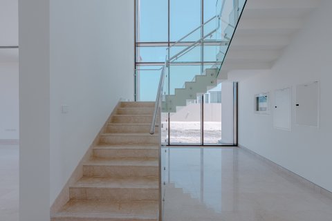 Villa in Abu Dhabi, UAE 5 bedrooms, 1161.01 sq.m. № 748296 - photo 11