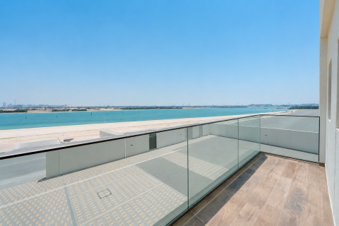 Villa in Abu Dhabi, UAE 5 bedrooms, 1161.01 sq.m. № 748296 - photo 2