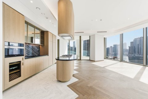 Business Bay, Dubai, BAE’de satılık daire 2 yatak odası, 187.66 m&sup2; No 748297 - fotoğraf 2