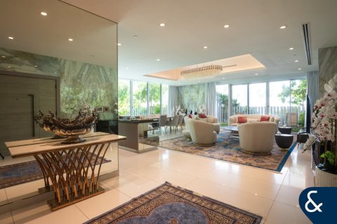 Apartament në Palm Jumeirah, Dubai, Emiratet e Bashkuara Arabe 3 dhoma gjumi, 486 m2. № 688698