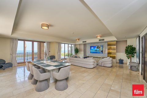 Vila v Palm Jumeirah, Dubai, SAE 4 ložnice, 912.1 m² Č.: 630324 - fotografie 3