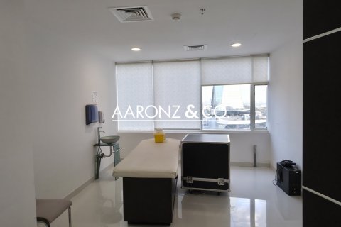 Zyrë në Jumeirah Lake Towers, Dubai, Emiratet e Bashkuara Arabe 255 m2. № 670472 - Foto 2