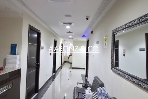 Zyrë në Jumeirah Lake Towers, Dubai, Emiratet e Bashkuara Arabe 255 m2. № 670472 - Foto 4