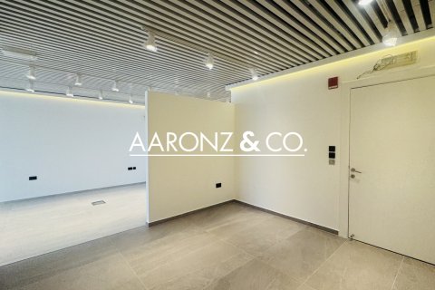 Зняти в оренду офіс в Бизнес-Бэй, Дубай, ОАЕ 99.9м2, № 670473 - фото 1