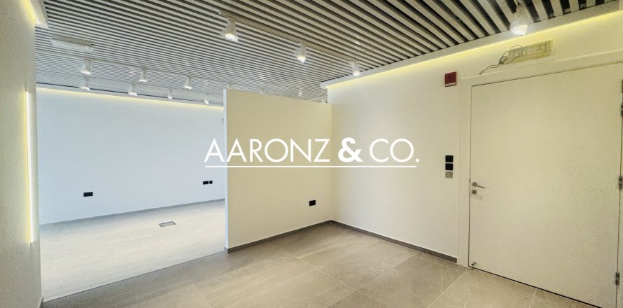 Офіс в Бизнес-Бэй, Дубай, ОАЕ 99.9м2 № 670473