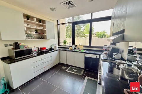 Villa te koop in Dubai, VAE 5 slaapkamers, 421.6 vr.m., nr 713540 - foto 8