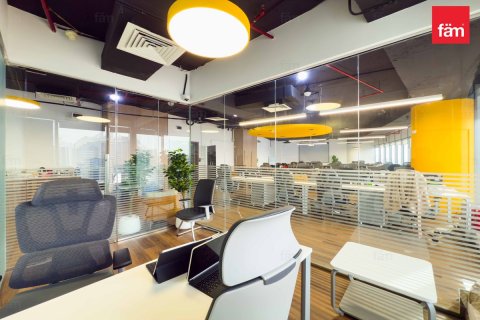 Zyrë në Dubai, Emiratet e Bashkuara Arabe 69.4 m2. № 669928 - Foto 6