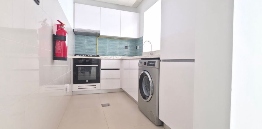 Apartment in Al Furjan, Dubai, UAE 2 bedrooms, 98.2 sq.m. № 669931