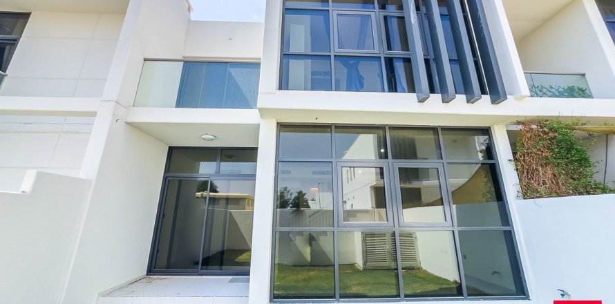 Kaupunkipientalo Dubai, Arabiemiraatit 3 makuuhuonetta, 151.8 m2 № 708017